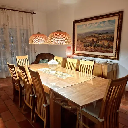 בית נופש Elegant Family House In With Private Pool