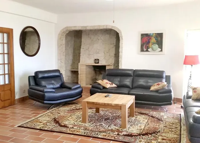 Elegant Family House In With Private Pool *