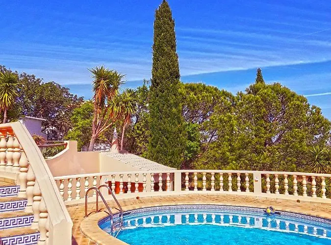 Elegant Family House In With Private Pool