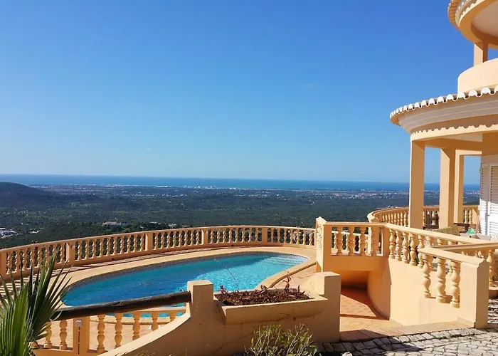 Casa de Férias Elegant Family House In With Private Pool