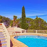 Elegant Family House In With Private Pool