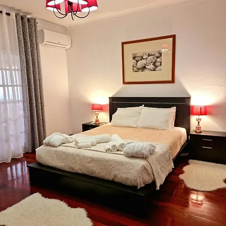 Elegant Family House In With Private Pool *