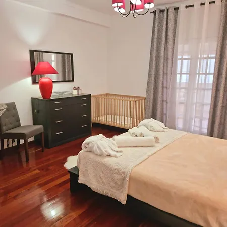 Сasa de vacaciones Elegant Family House In With Private Pool *