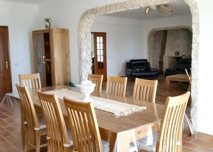 Elegant Family House In With Private Pool 度假居 *