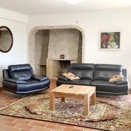 Elegant Family House In With Private Pool *